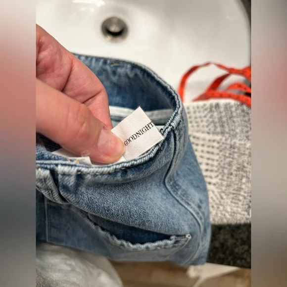 Goodnight Macaroon Kendra' Wide-Leg Cropped Denim Jeans - Picture 5 of 9